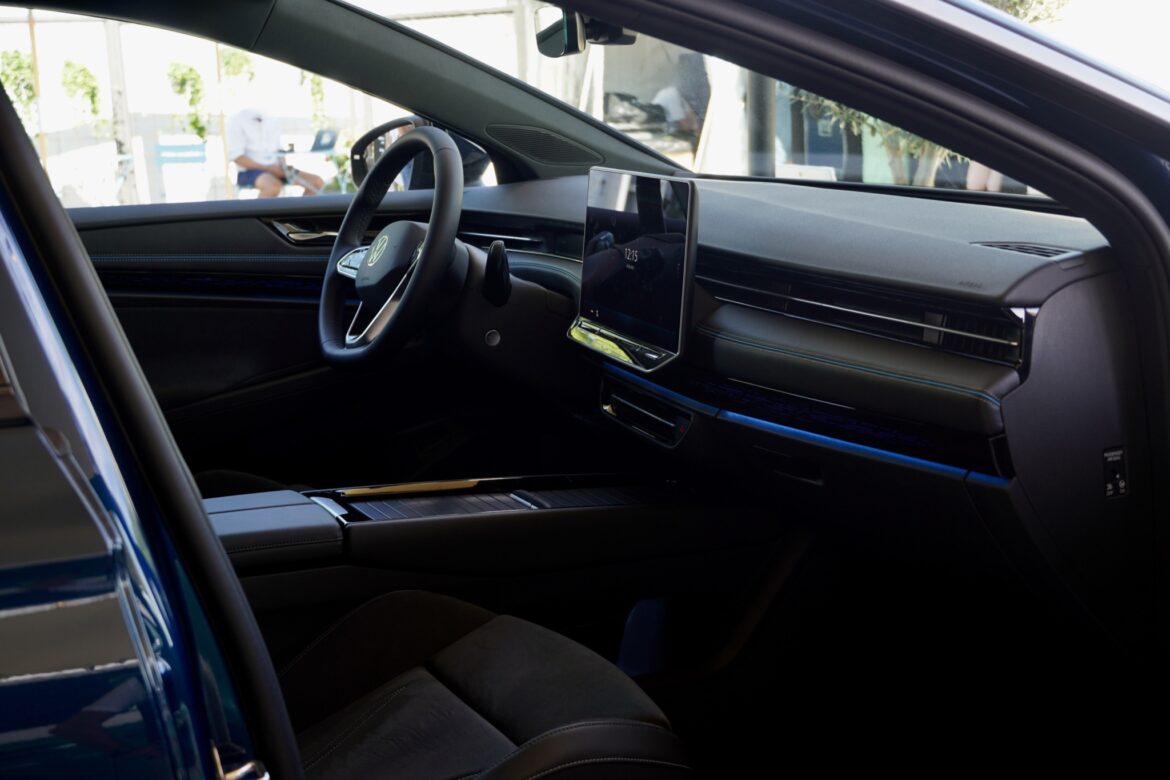 bilar_vw_id7_framsate