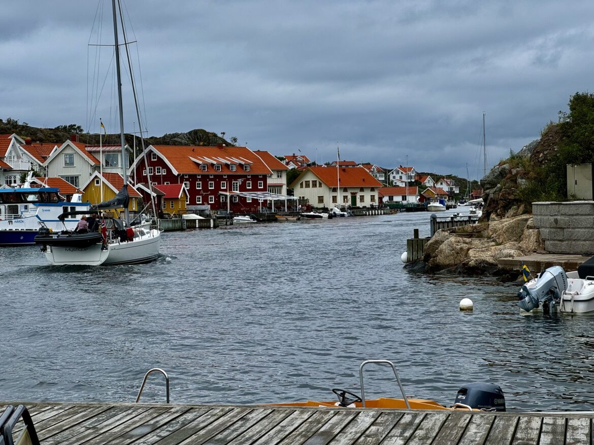 tjorn_kyrkesund_hav_segelbat