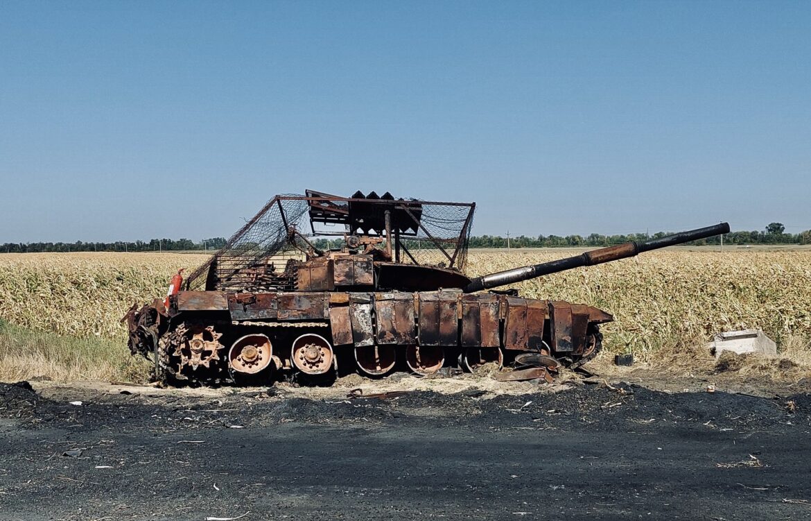 Rysk stor ammunitionsdepå sprängd – Iran ger hundratals ballistiska ...